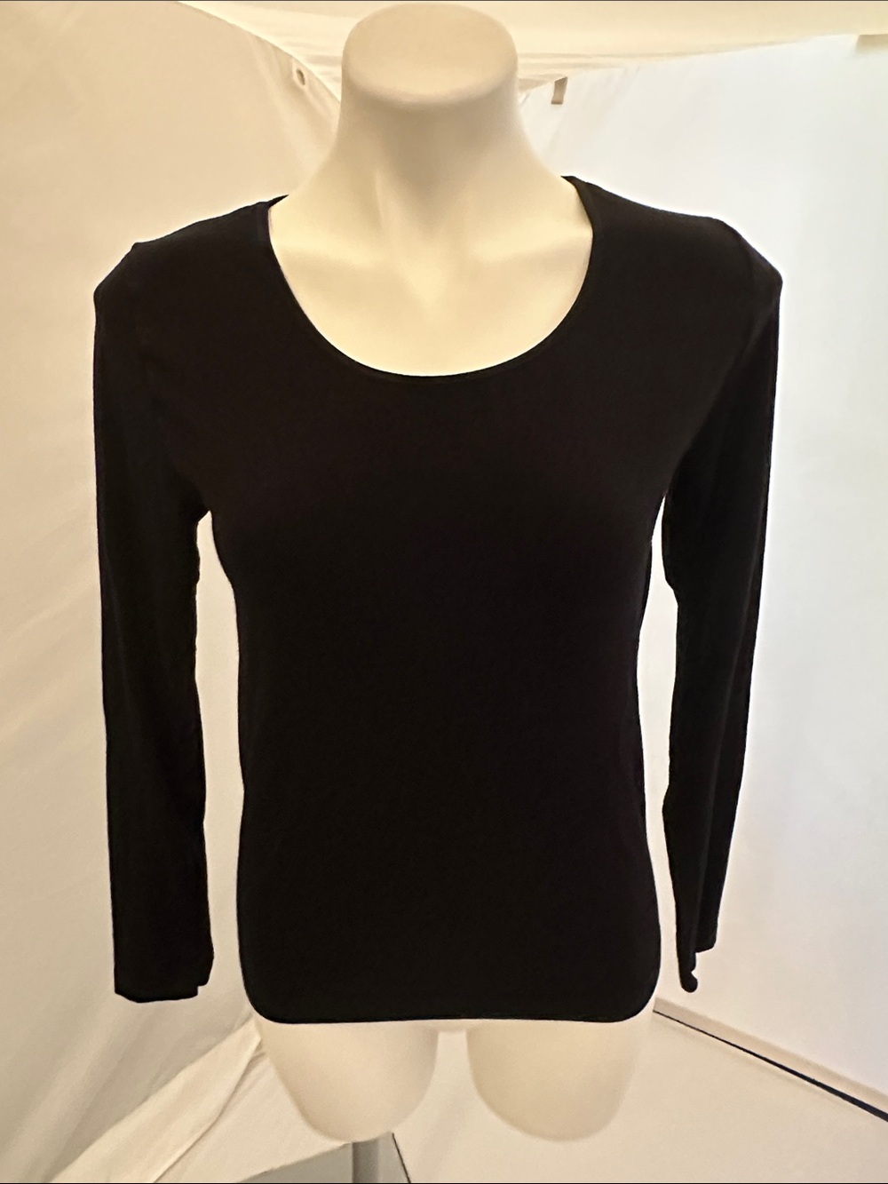 BOODY black soft stretch long sleeve scoop neck t-shirt L